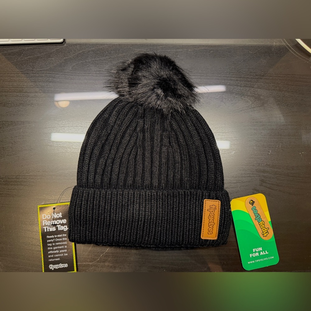 Tipsy Elves Black Knit Beanie w/ Faux Fur Pom – NEW w/ Tags